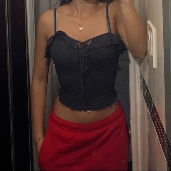 American Eagle NWOT black grey ruffle tank top - Picture 2 of 3